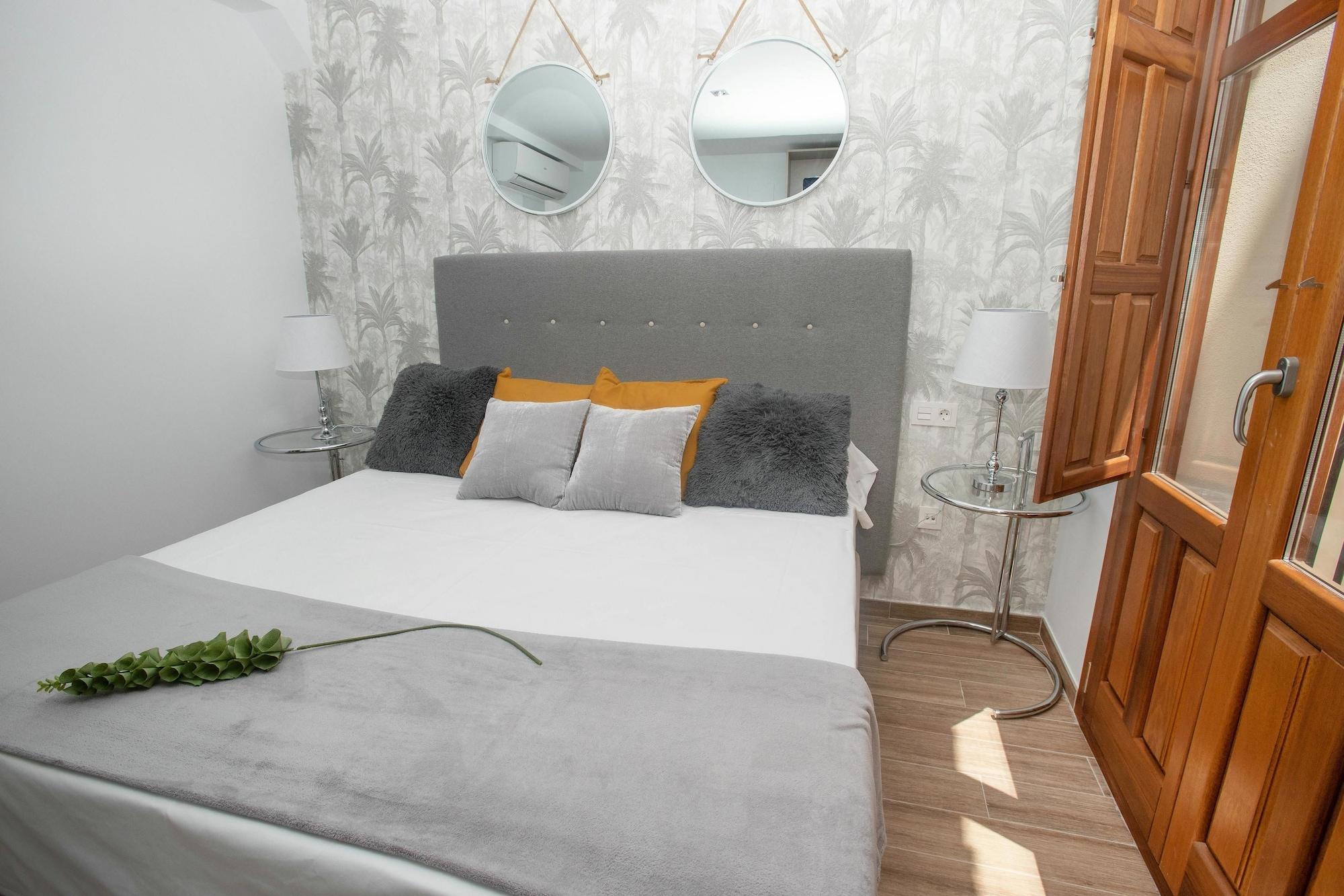 Feelathome Martires Apartments Malaga Exterior photo